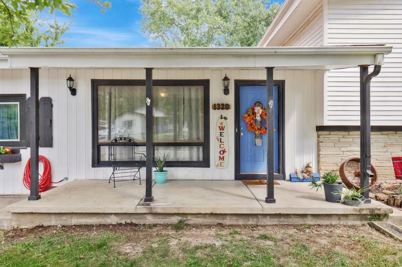 1320 N Prairie Ln, Derby, KS 67037