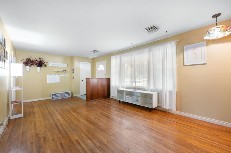 1220 Elizabeth St, Winfield, KS 67156