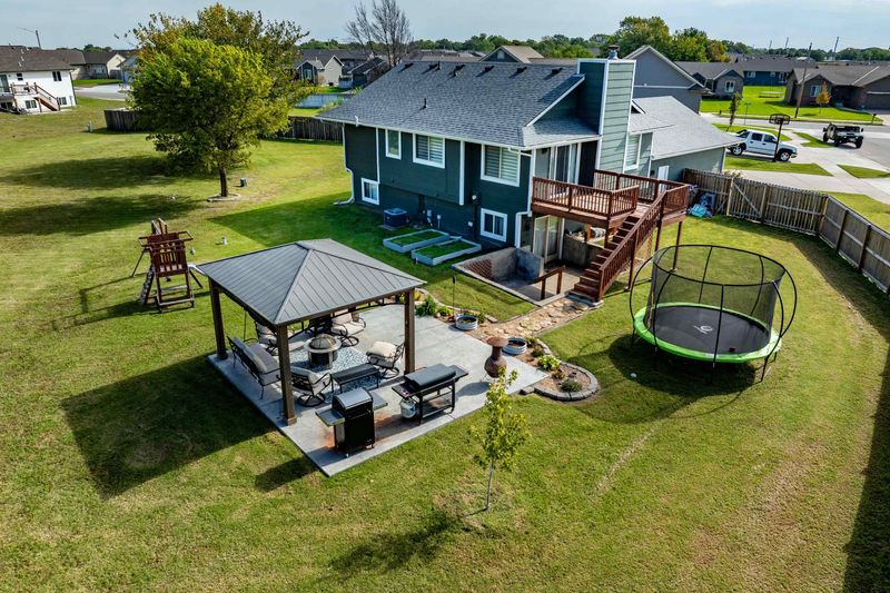 427 Aurora Ct, Rose Hill, KS 67133