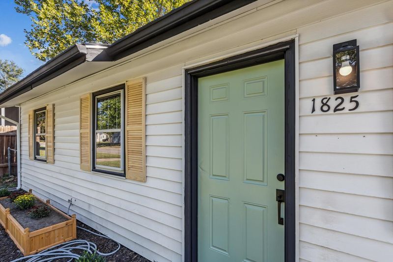 1825 E Gary St, Park City, KS 67219