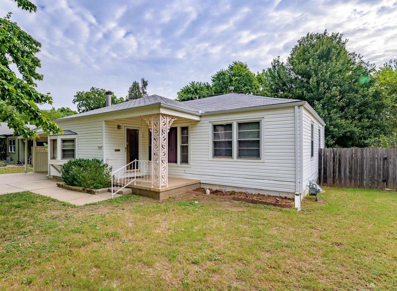 610 Eastview Dr, Mulvane, KS 67110