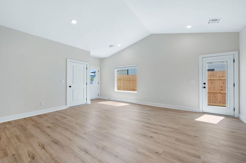 501 E Harper St, Valley Center, KS 67147-8955