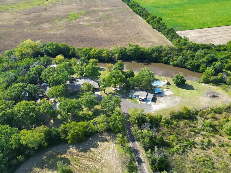 613 N Meridian Rd Rear, Newton, KS 67114