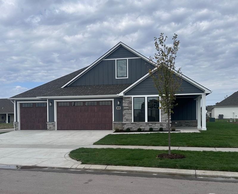 720 E Manor Ln, Andover, KS 67002