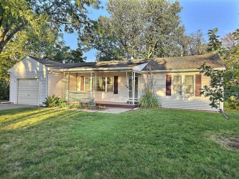 1302 Harrison St, Newton, KS 67114