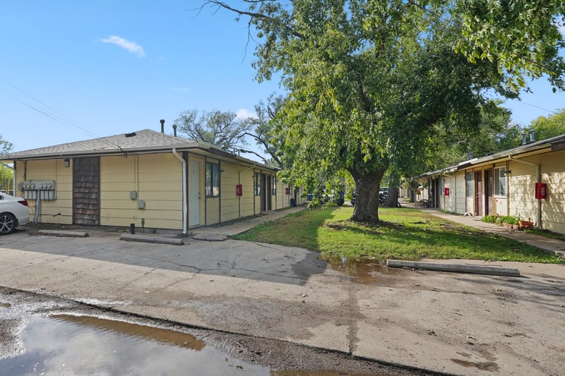 1322 S Vine St, Wichita, KS 67213