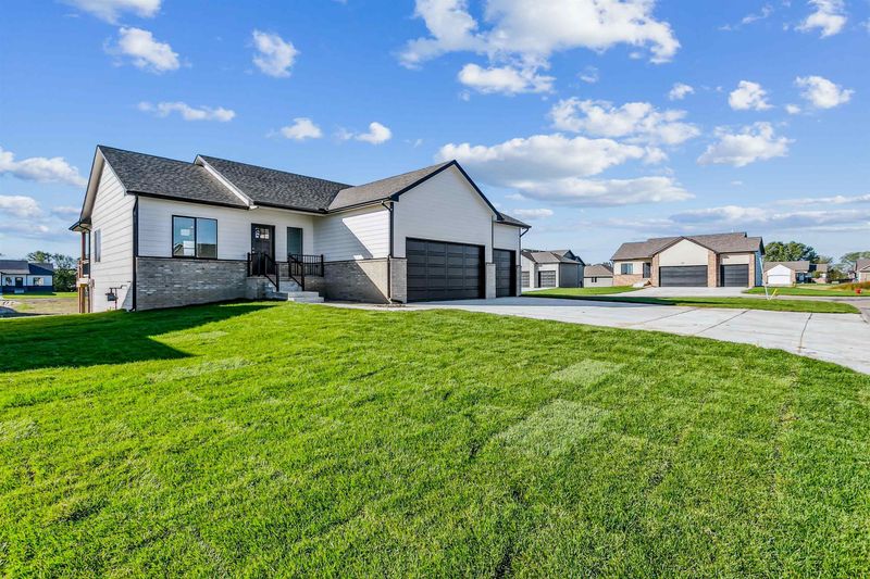 2121 E Cedar Tree Ct, Park City, KS 67219
