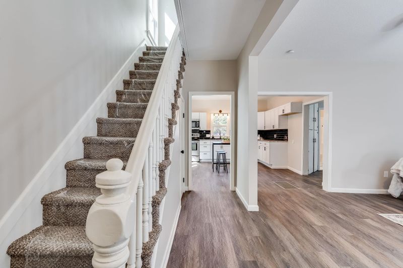 320 E 7th St, Newton, KS 67114-2702