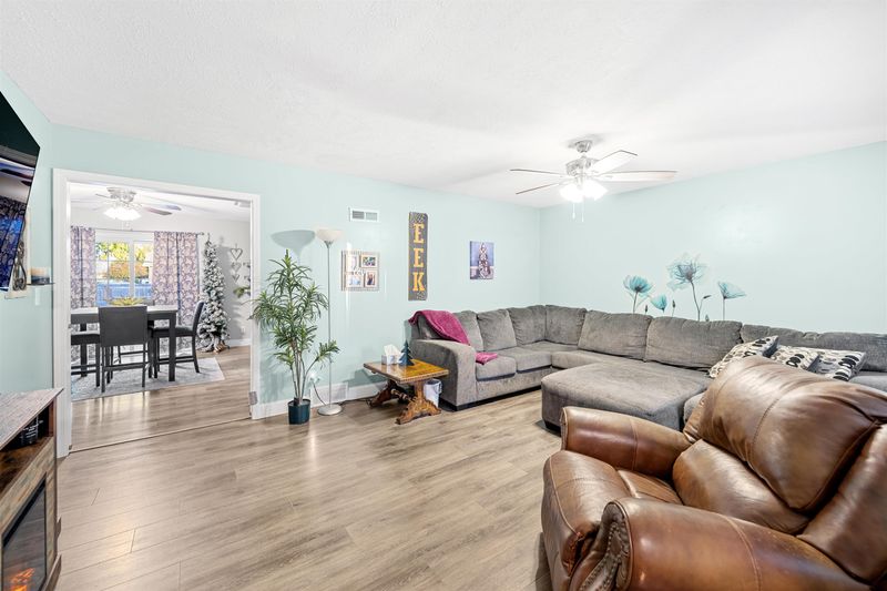 2745 Melanie Ln, Salina, KS 67401