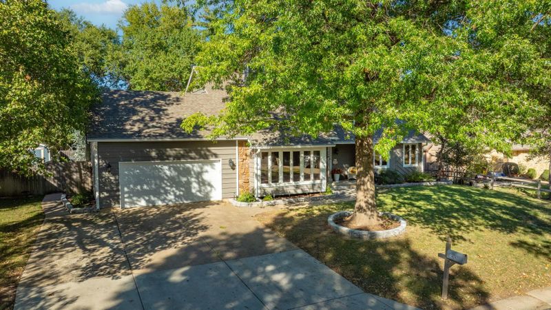 1424 E Cresthill Rd, Derby, KS 67037