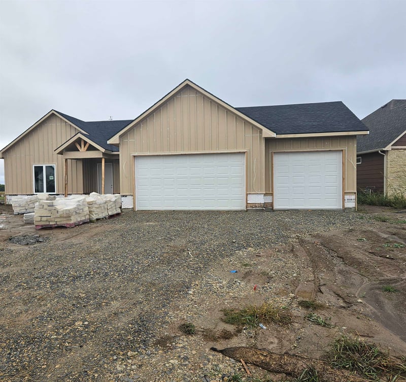 920 Sappfire, Mulvane, KS 67110