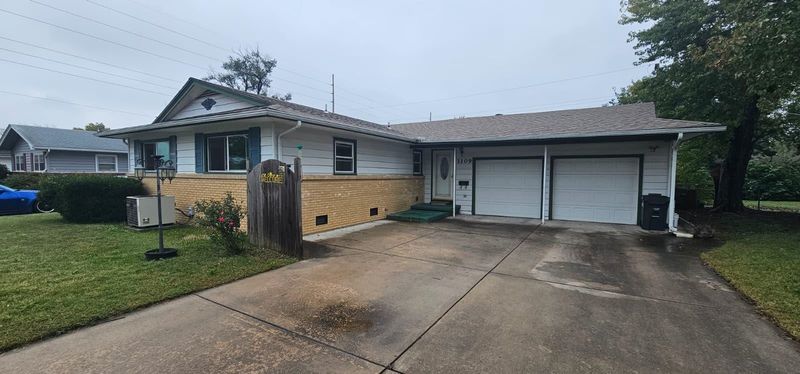 1109 W Casado St, Wichita, KS 67217