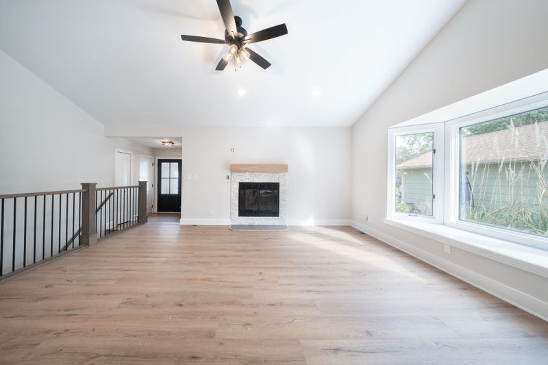 1707 E Cresthill Rd, Derby, KS 67037
