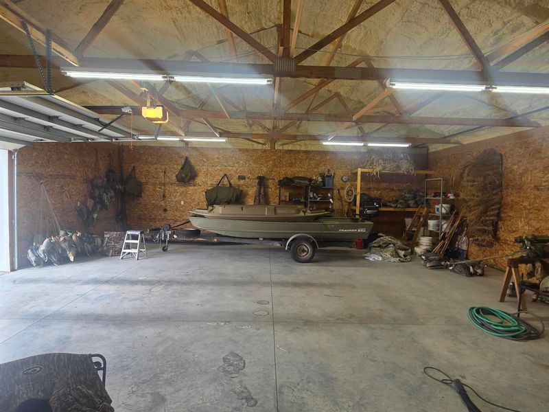 101 SE 14th St Ct, Newton, KS 67114