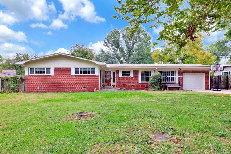 9715 W 3rd St N, Wichita, KS 67212