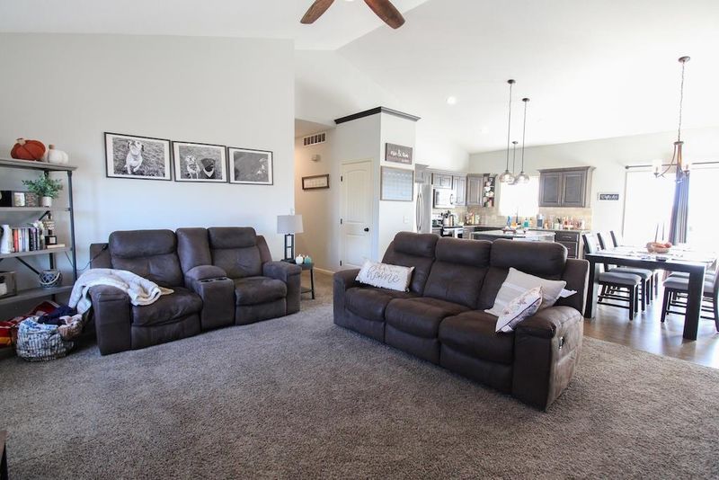 726 Marla Ct, Salina, KS 67401