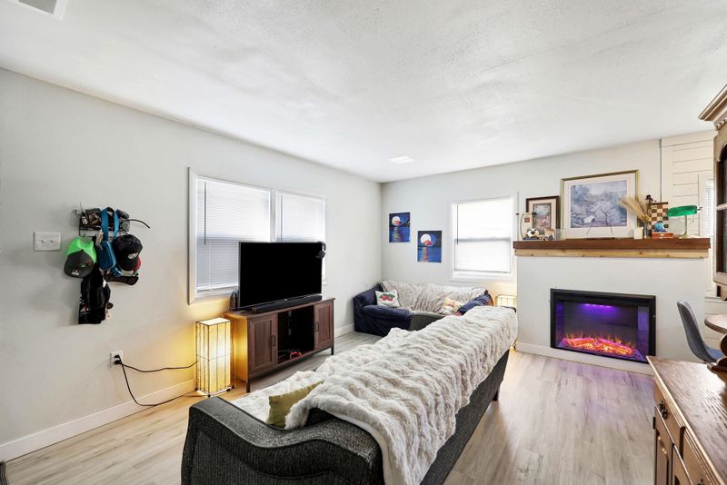 4444 S Hemlock Ave, Wichita, KS 67216