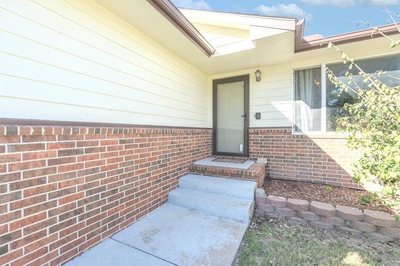 1502 E 45th St S, Wichita, KS 67216