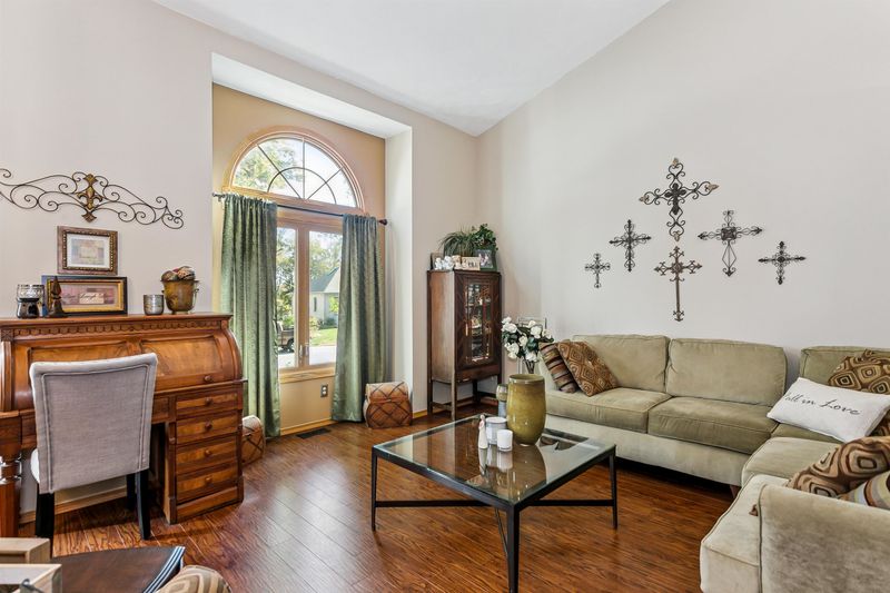2126 E Countryview Dr, Derby, KS 67037