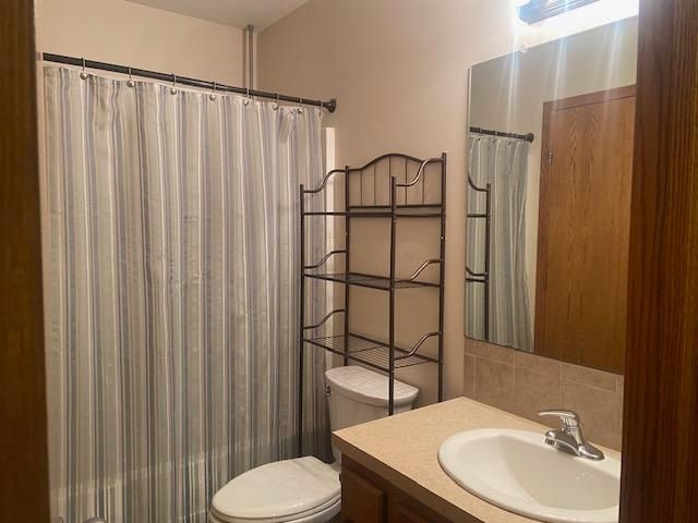 1506 E 45th St S, Wichita, KS 67216