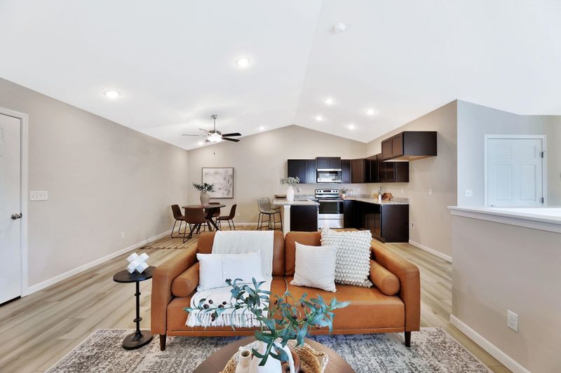 9199 E Chris St, Bel Aire, KS 67226