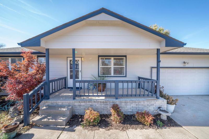 539 S Highland Dr, Andover, KS 67002