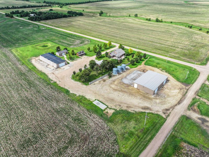 810 29th Rd, Little River, KS 67457