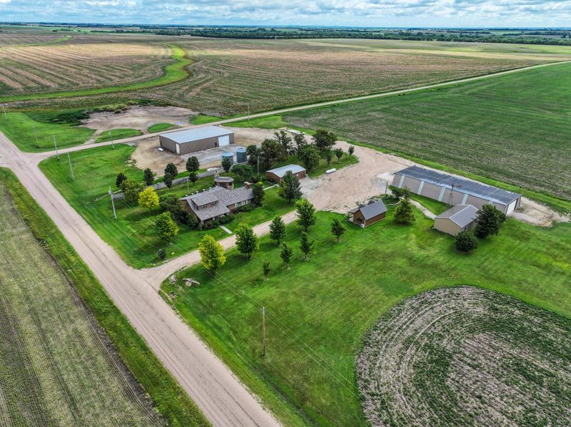 810 29th Rd, Little River, KS 67457