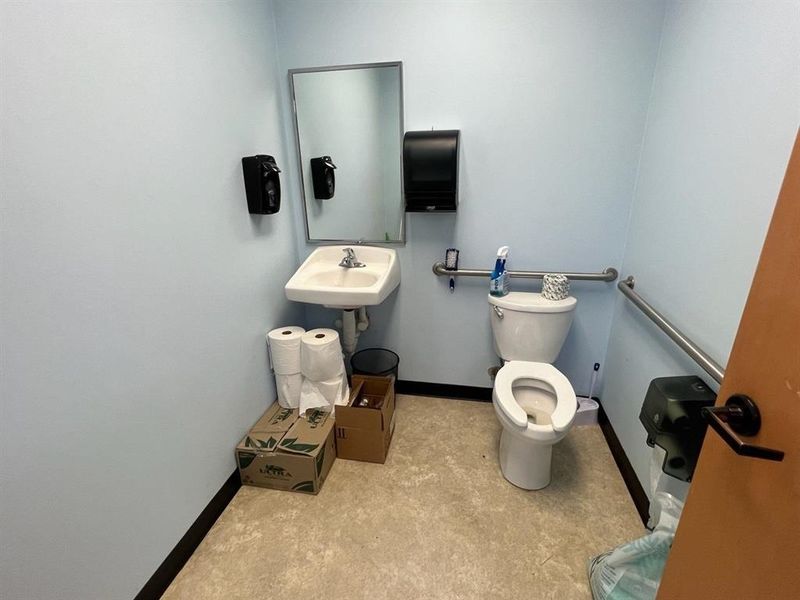 505 E 16th St, Wellington, KS 67152