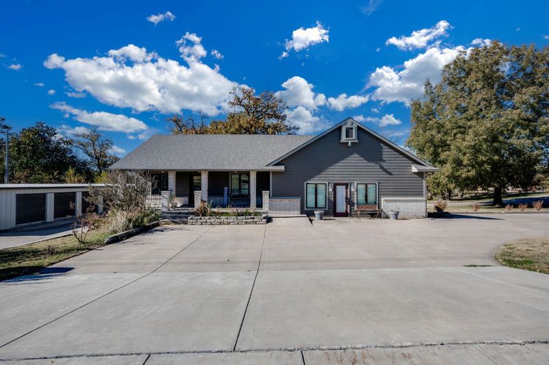 121 S Water St, Derby, KS 67037