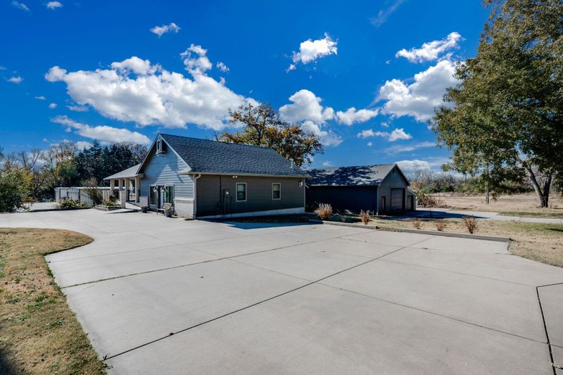 121 S Water St, Derby, KS 67037