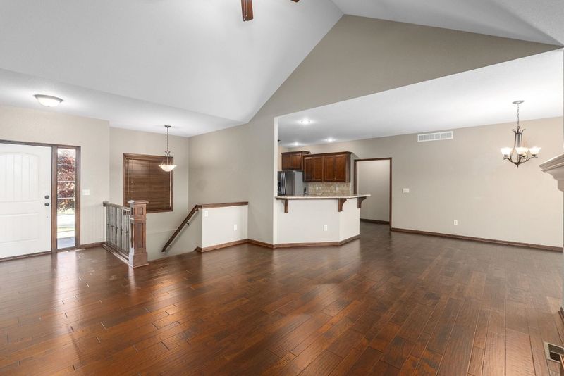 1447 N Lakeside Dr, Andover, KS 67002