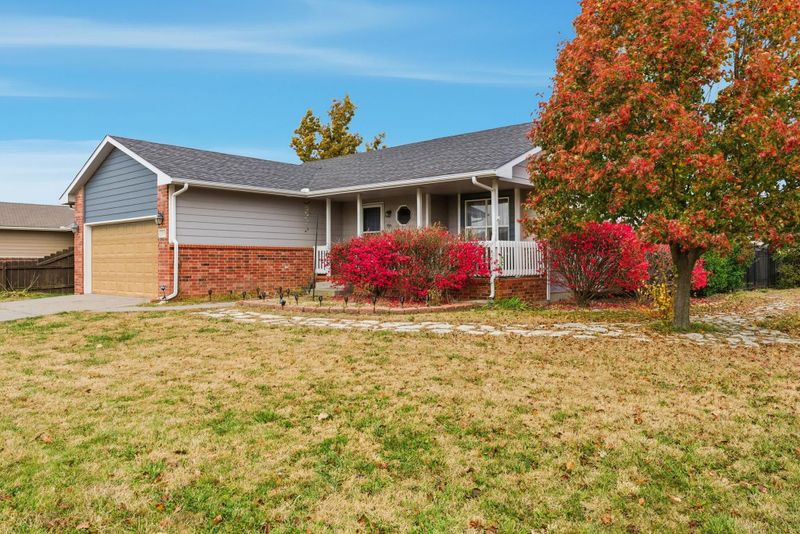 230 Sutton Dr, Newton, KS 67114