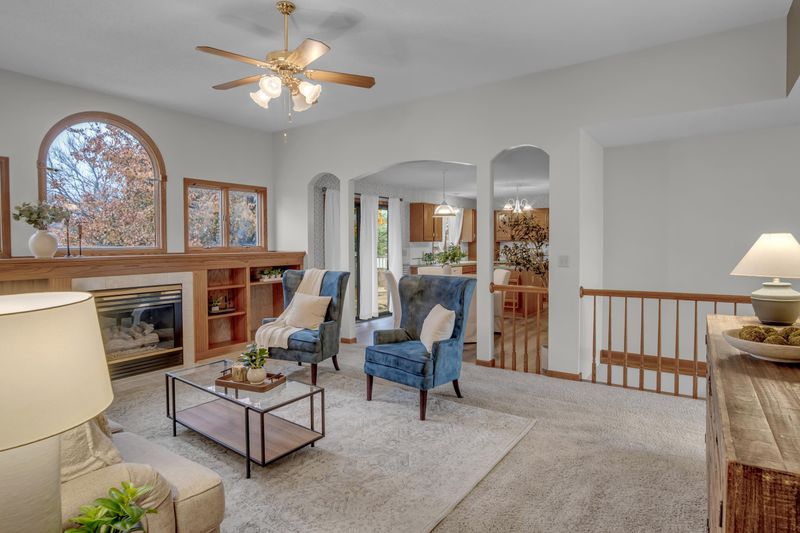 1207 Grandview Ct, Newton, KS 67114