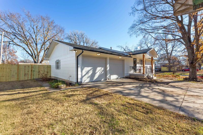 400 Highland Ave, Newton, KS 67114