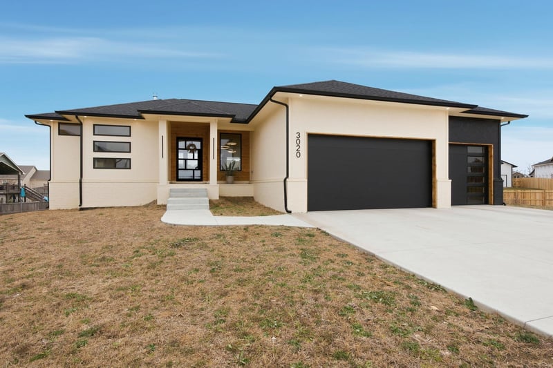 3020 E Burlington Cir, Park City, KS 67219