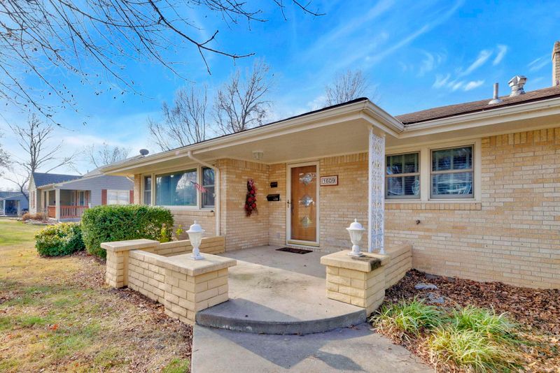 1609 Highland Dr, Augusta, KS 67010