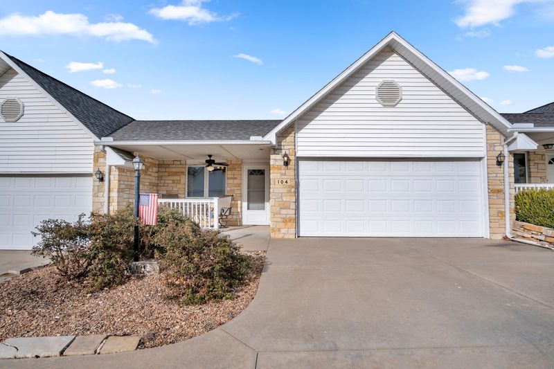 321 E 12th St #104 #104, Newton, KS 67114
