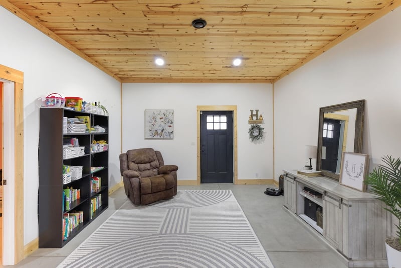 25505 S Haven Rd, Mount Hope, KS 67108