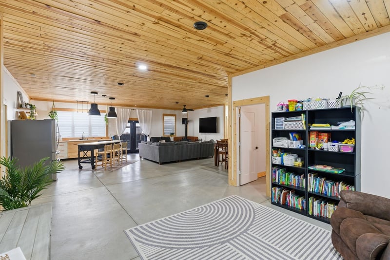 25505 S Haven Rd, Mount Hope, KS 67108