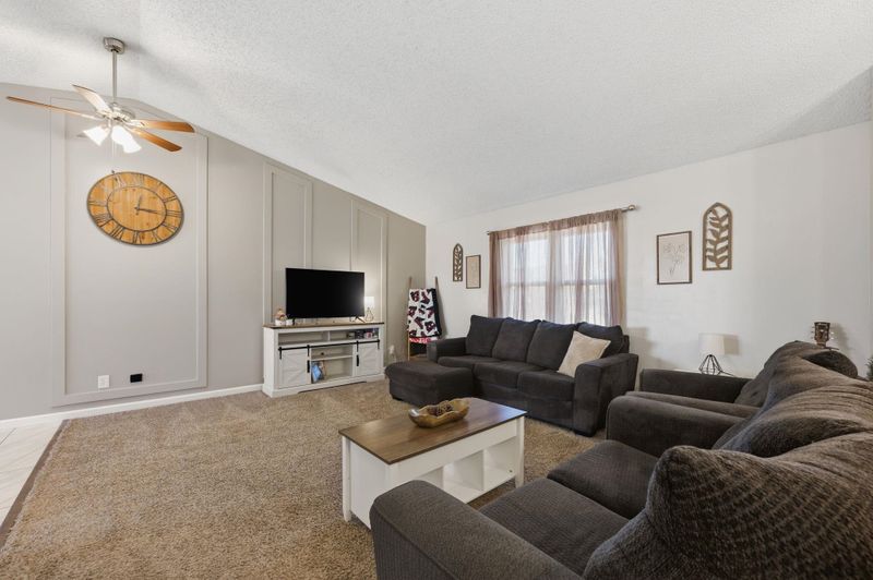1209 Mccaskey Dr, Rose Hill, KS 67133
