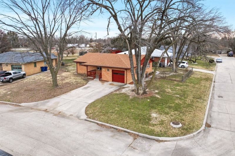 8301 E Morris St, Wichita, KS 67207