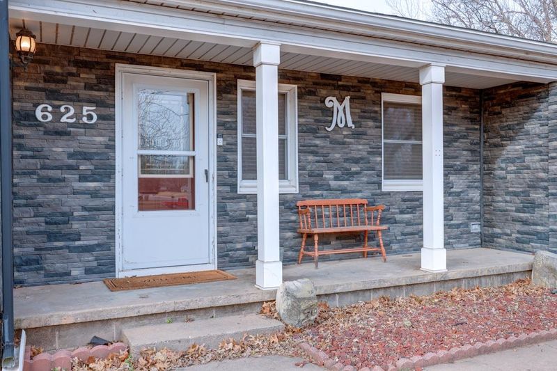 625 N 9th St, Arkansas City, KS 67005