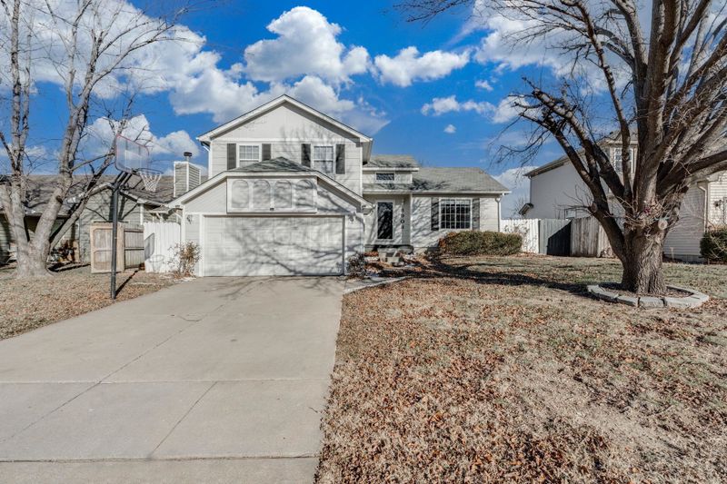 8908 E Cessna St, Wichita, KS 67210