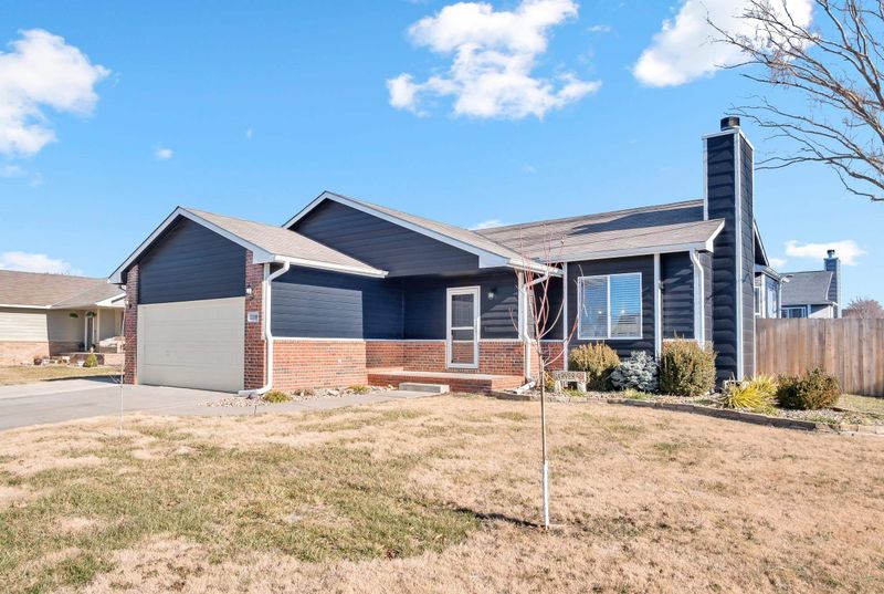 2208 Old Main St, Newton, KS 67114