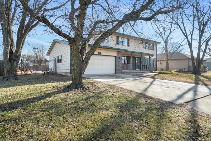 626 N Ridge Way Rd, Rose Hill, KS 67133