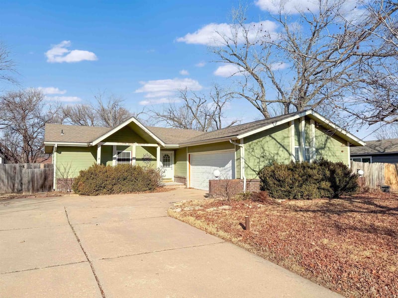 426 W Allison St, Andover, KS 67002