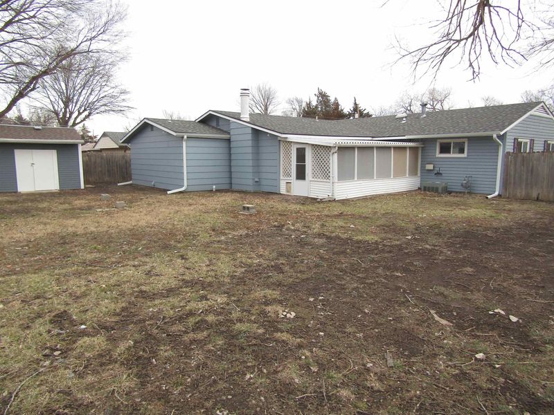 1306 Apache Dr, Salina, KS 67401