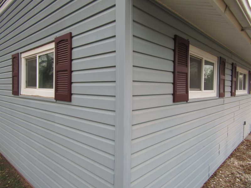 1306 Apache Dr, Salina, KS 67401