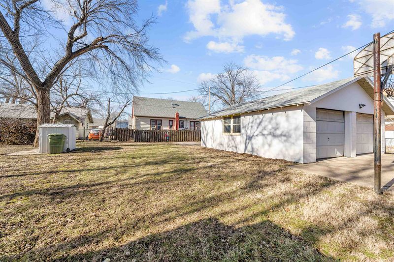 408 S 12th St, Salina, KS 67401